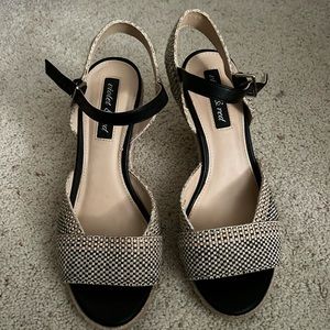 Violet & Red size 8 1/2 wedge